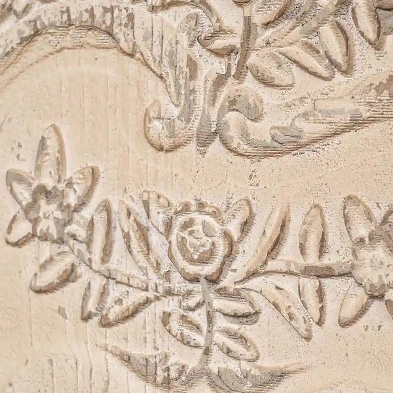 Armoires en bois sculpté